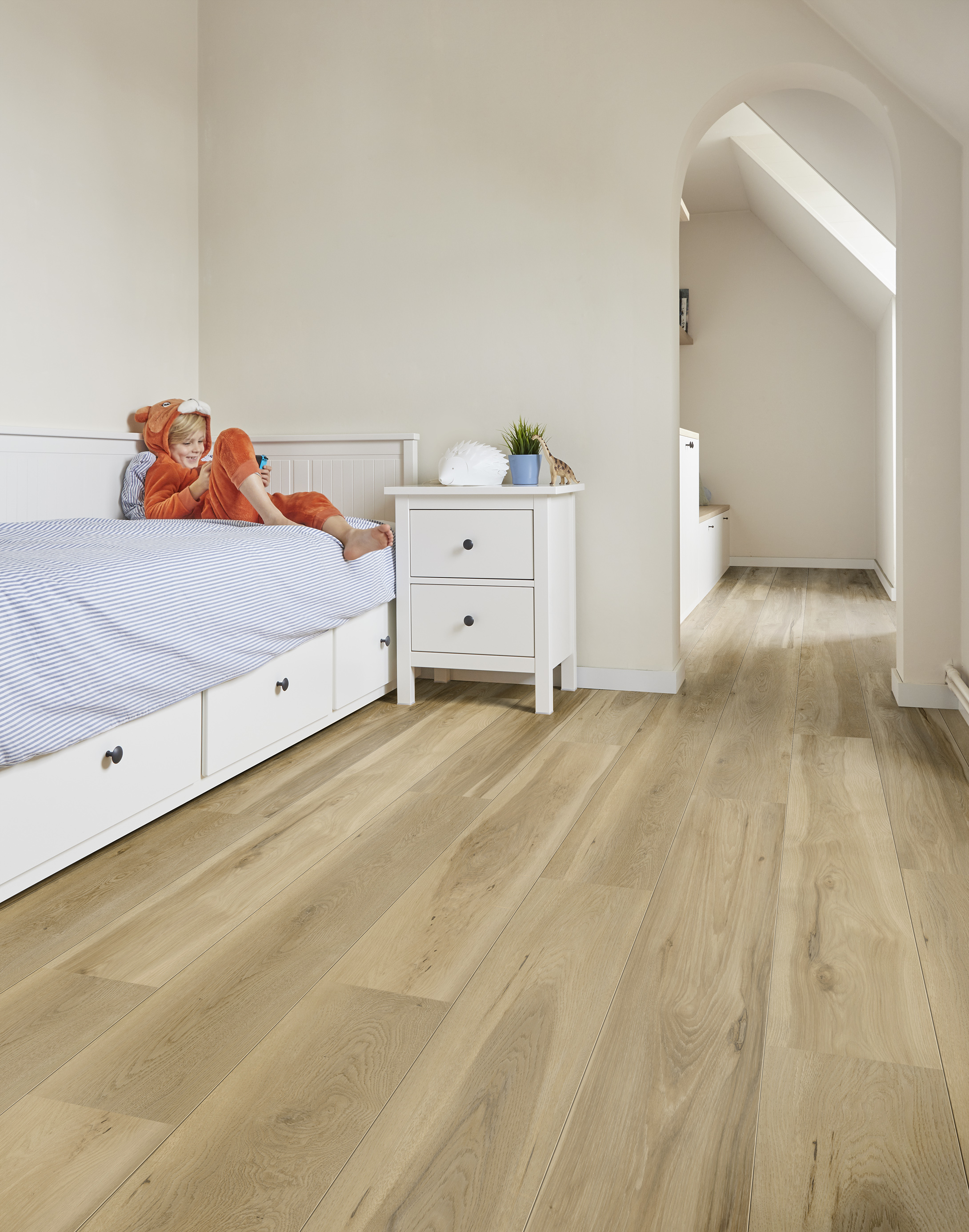 COREtec® Rigid Klick-Vinyl 'Ocala Walnut 54' - The Essentials - 50 LVRE 2054