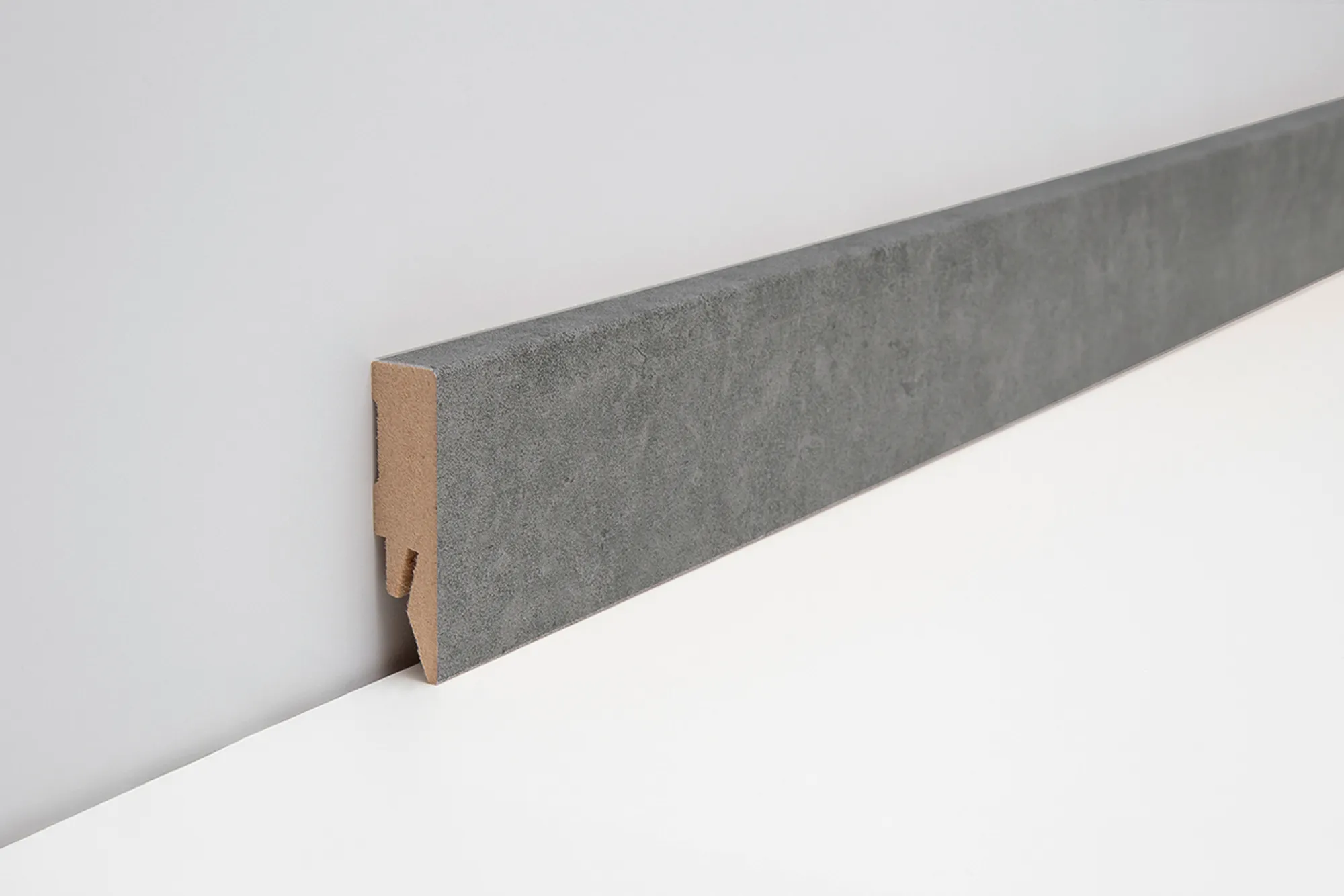 JOKA Sockelleiste "L506 #458 | Dark Concrete foliert" 14x58 mm FO#458 Profil #458 mit FinishFolie Oberfläche